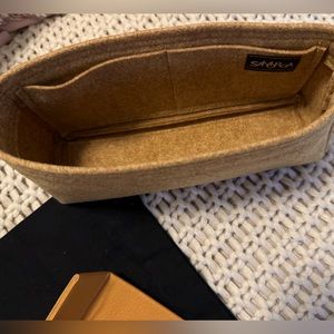 Samorga organizer and leather base shaper for Chanel 19 (smaller) size